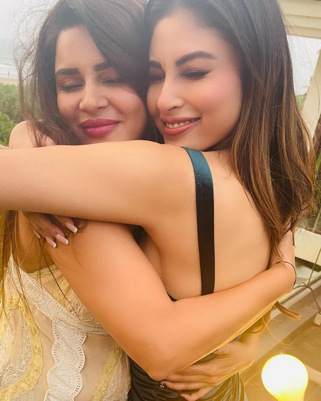 Mouni Roy Latest Instagram Stills